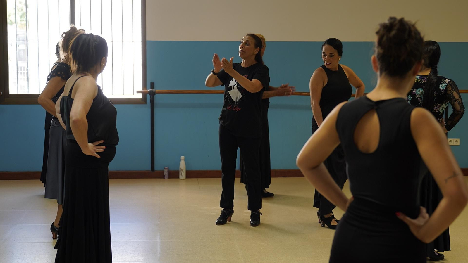 Fotos de la masterclass de baile flamenco impartido por La Lupi y de la exposición "10 años cantando a Paco" de José Mera