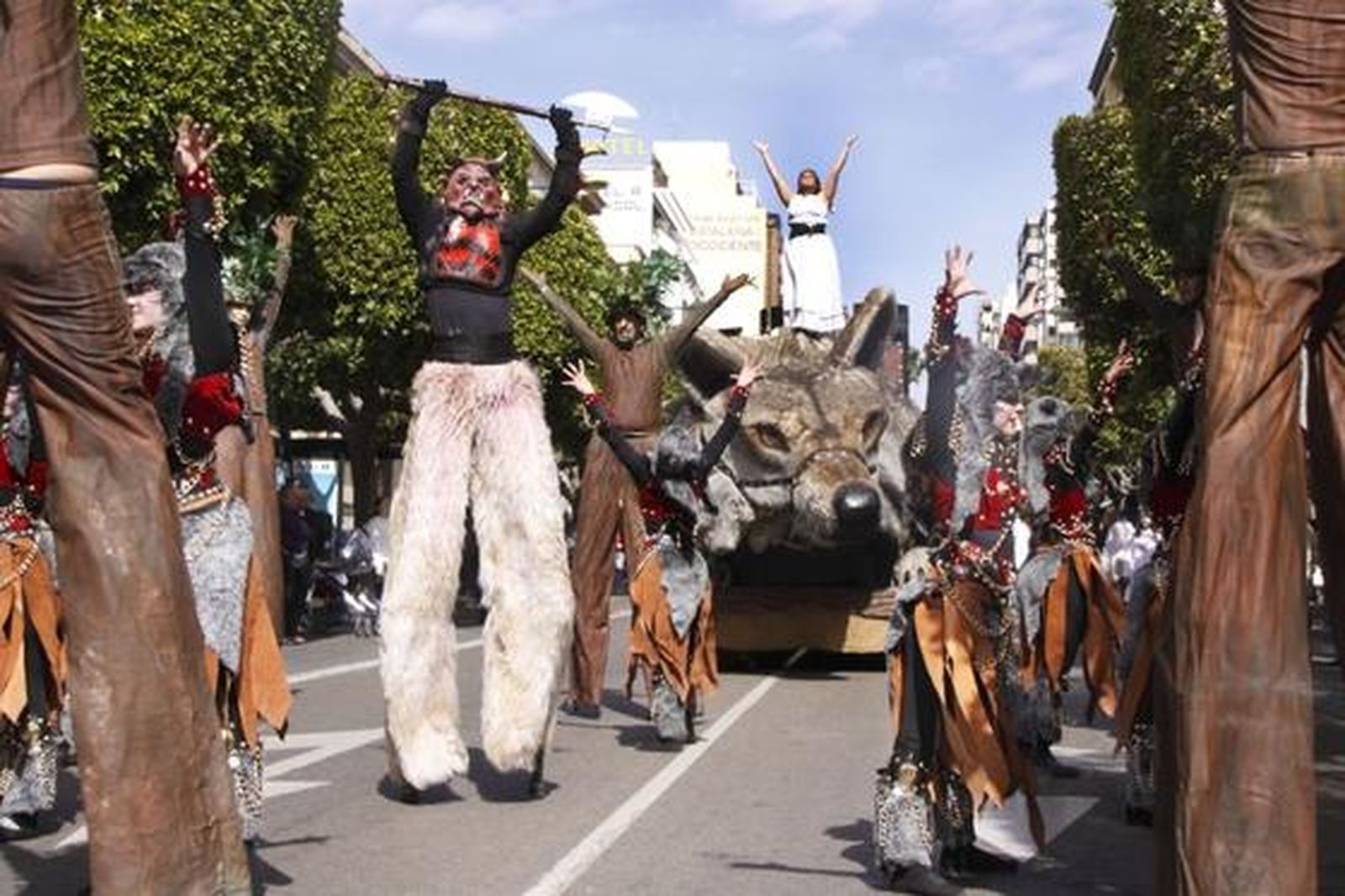Grandes vestuarios y coplillas con mucha originalidad en el Carnaval