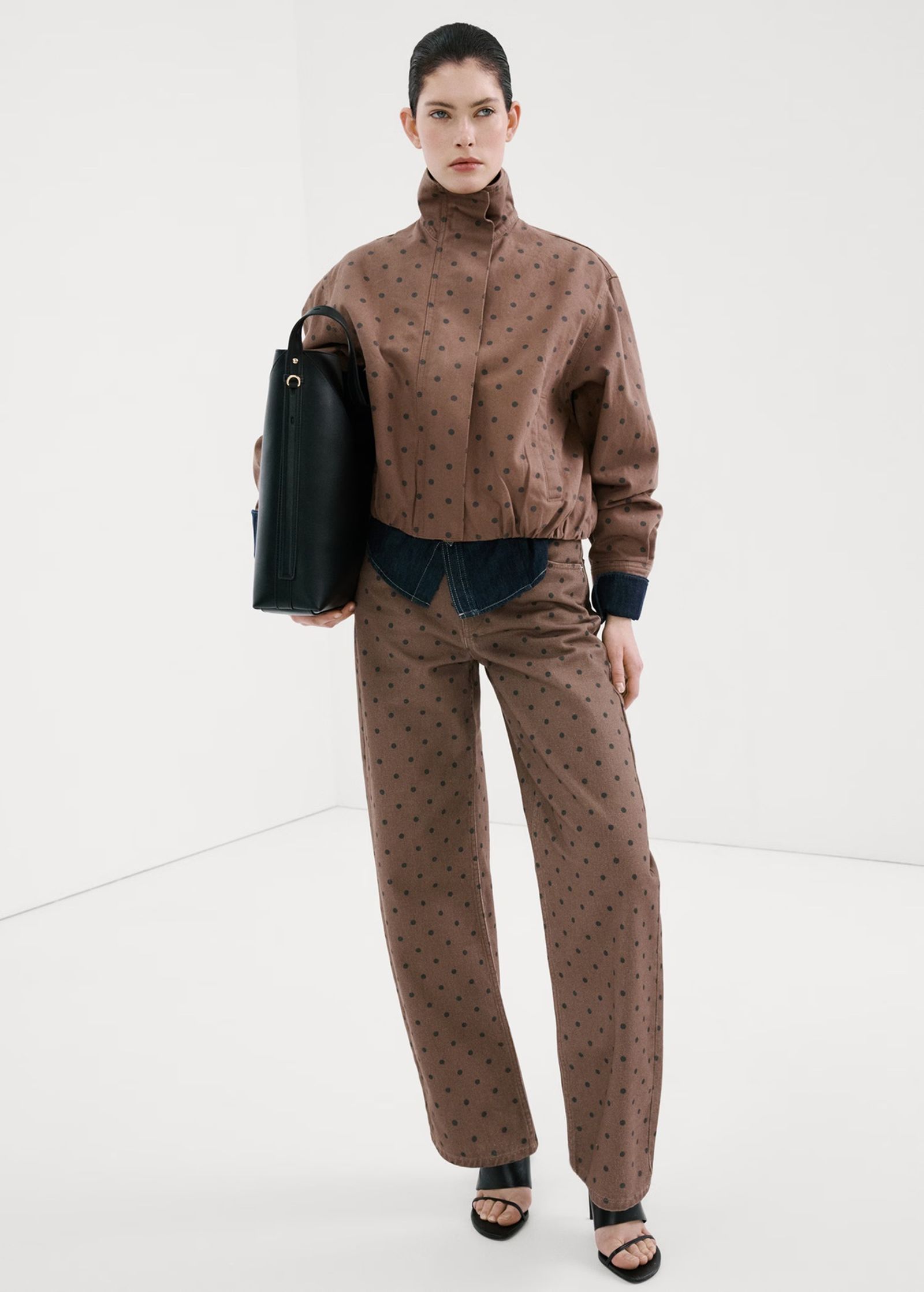 Vaqueros ballon de lunares de Mango.