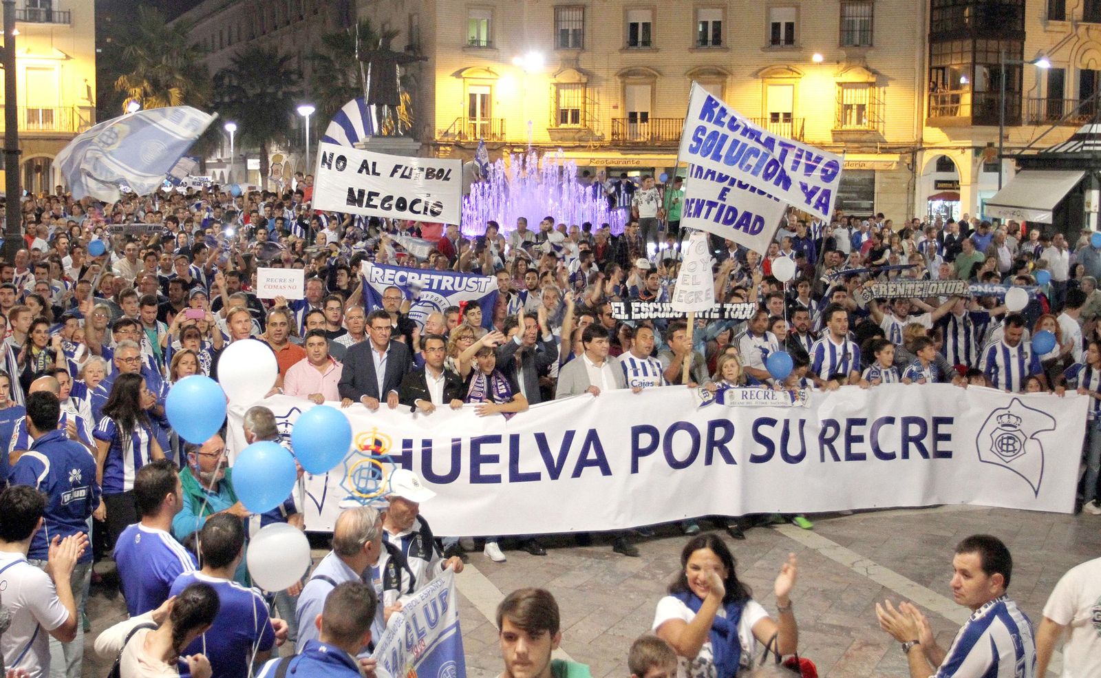 Las imágenes de cuando Huelva se echó a la calle por su Recre