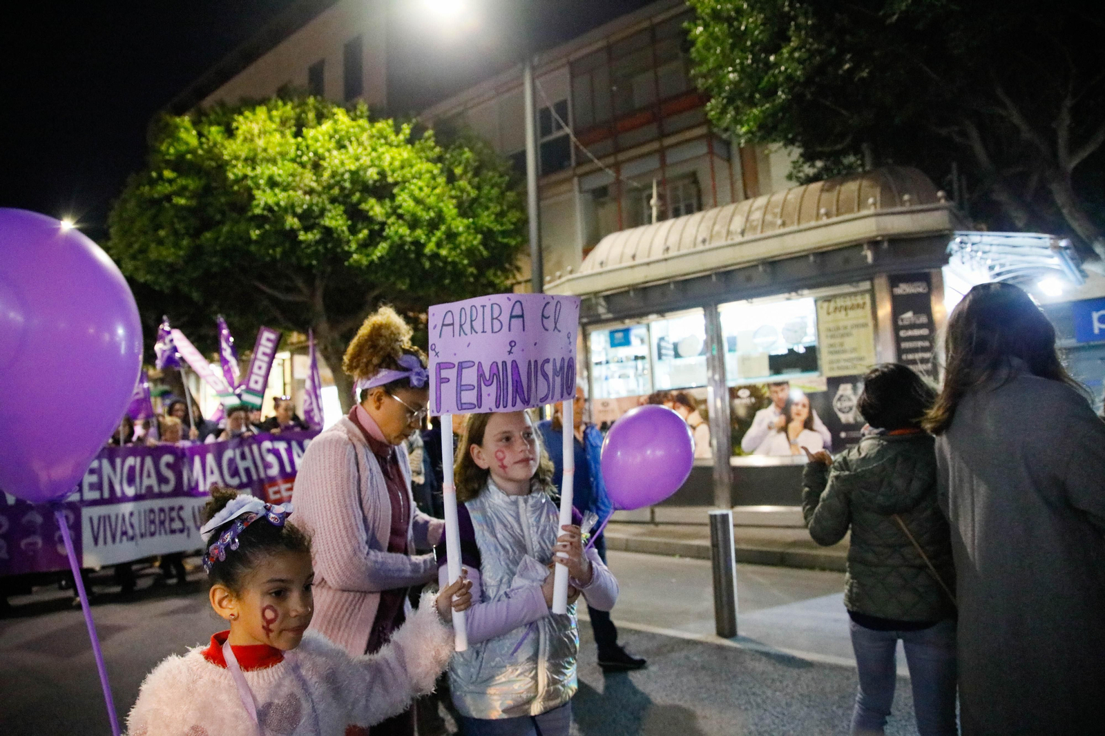 Galería de imágenes por el día de la mujer en Almería