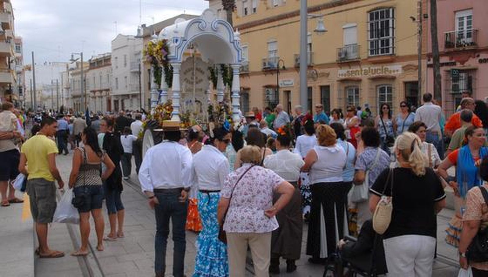 La hermandad de San Fernando comenzó su camino. /Rioja