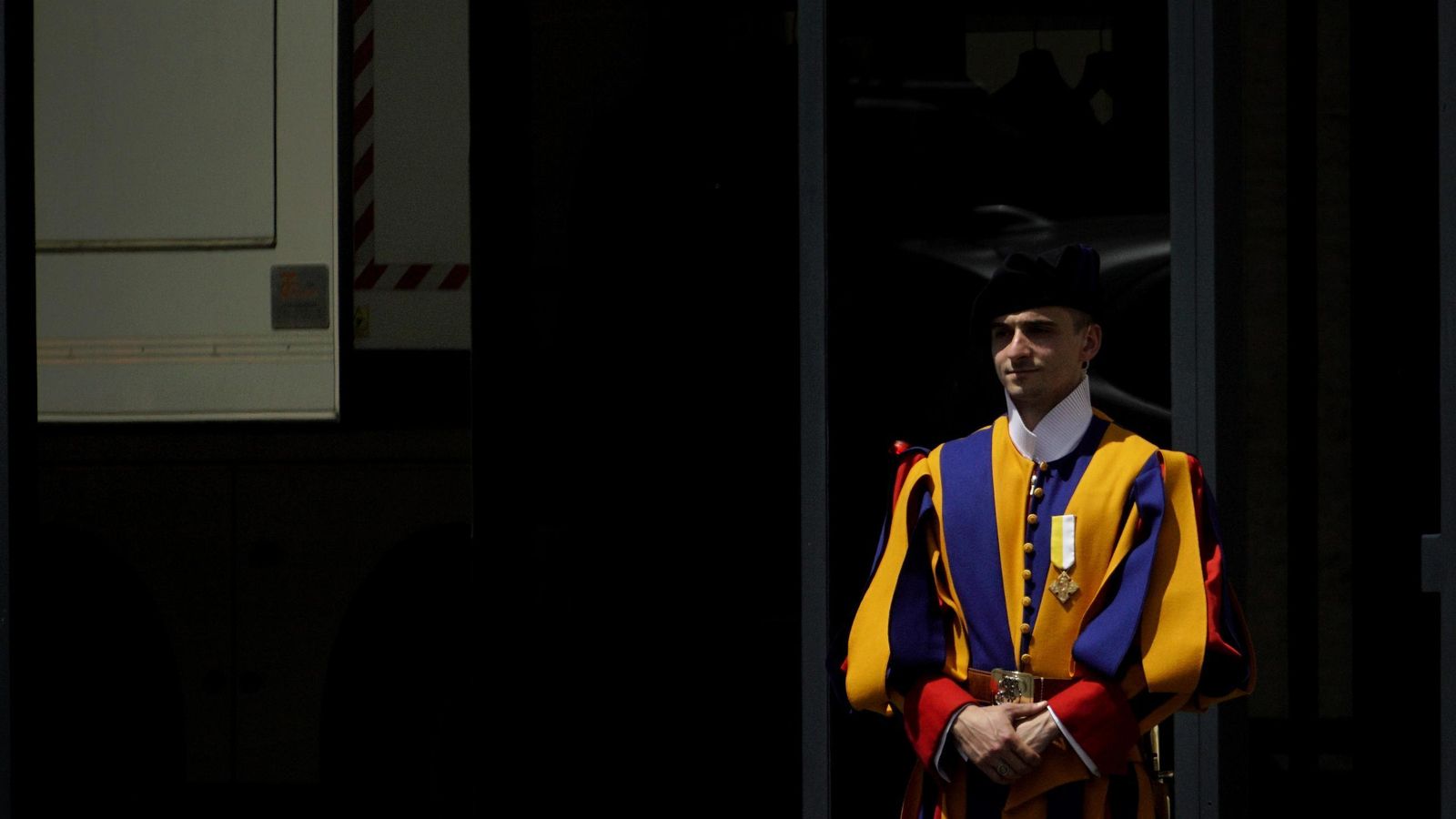 Las imágenes de las vísperas del cónclave en la Plaza de San Pedro del Vaticano