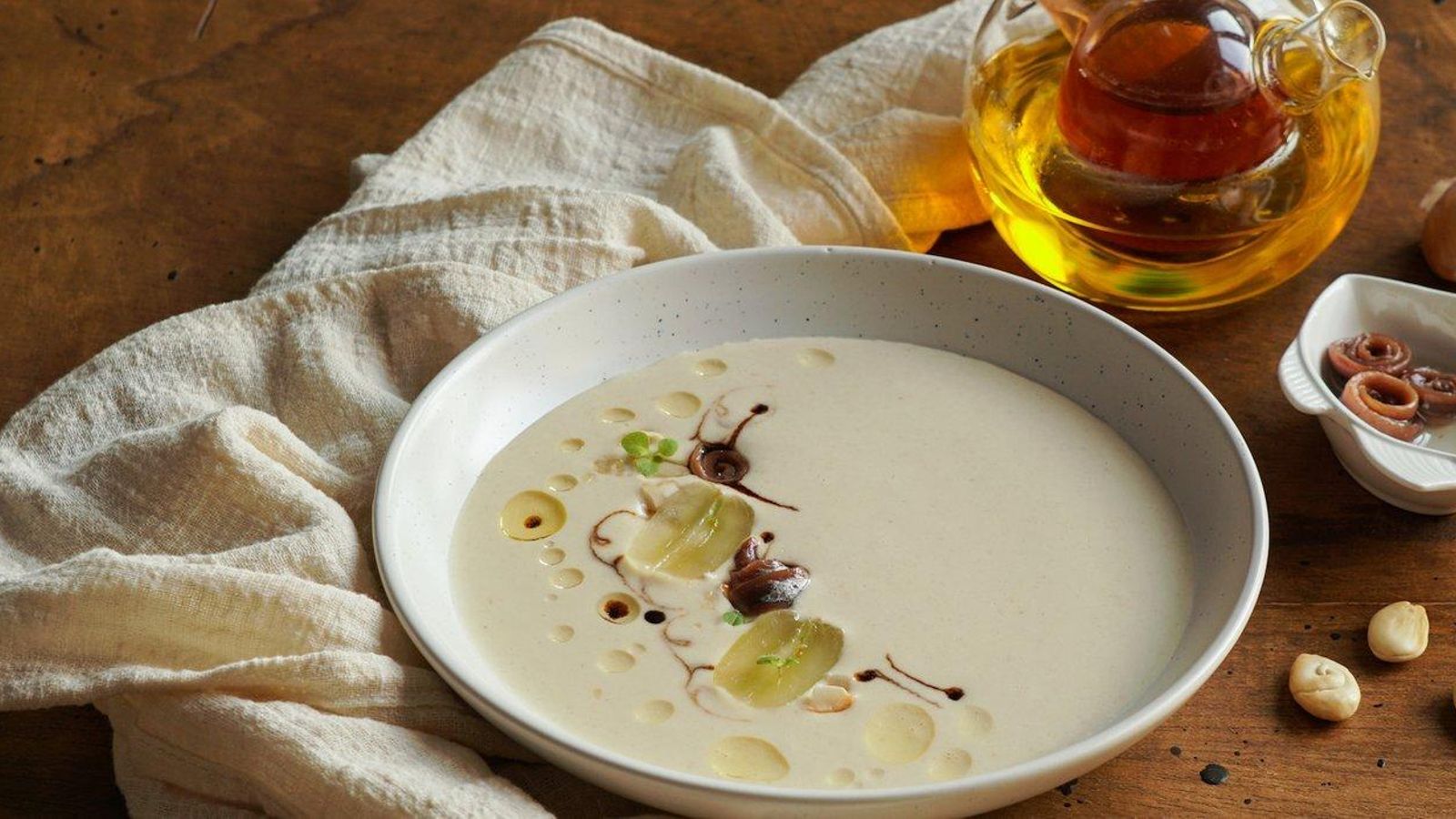 Ajoblanco o gazpacho de almendras.