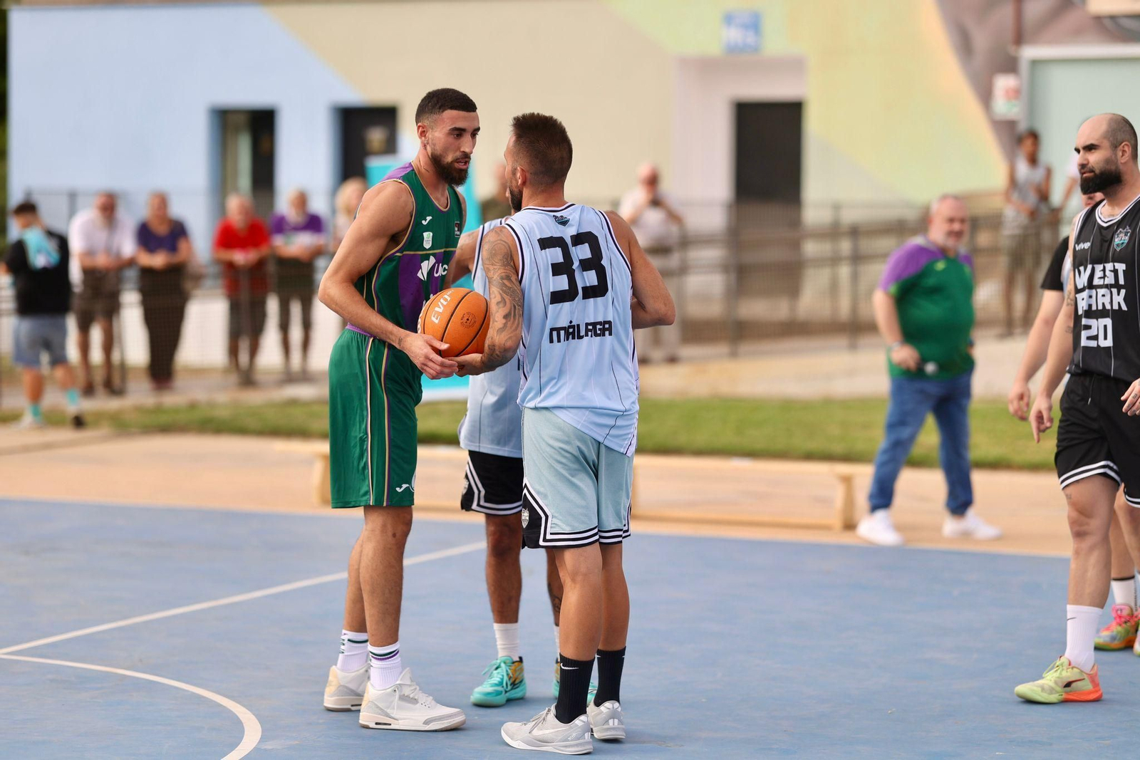Las fotos de la espectacular presentación de Chris Duarte con el Unicaja en el Parque del Oeste