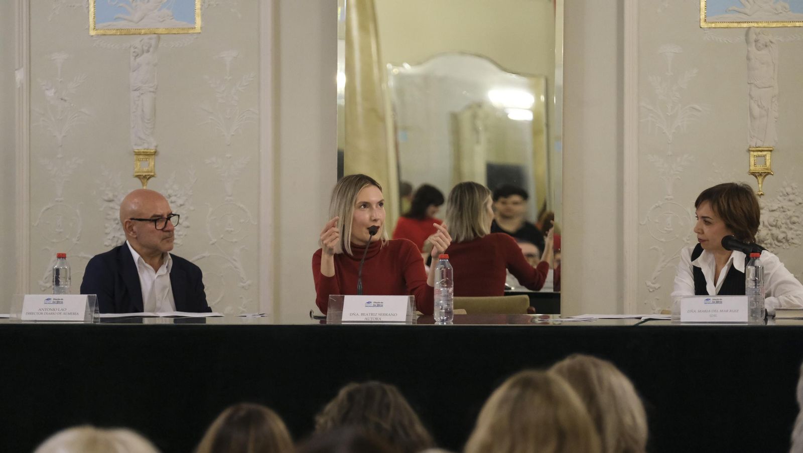 Imágenes del Diario de los Libros con la finalista del Premio Planeta 2024, Beatriz Serrano