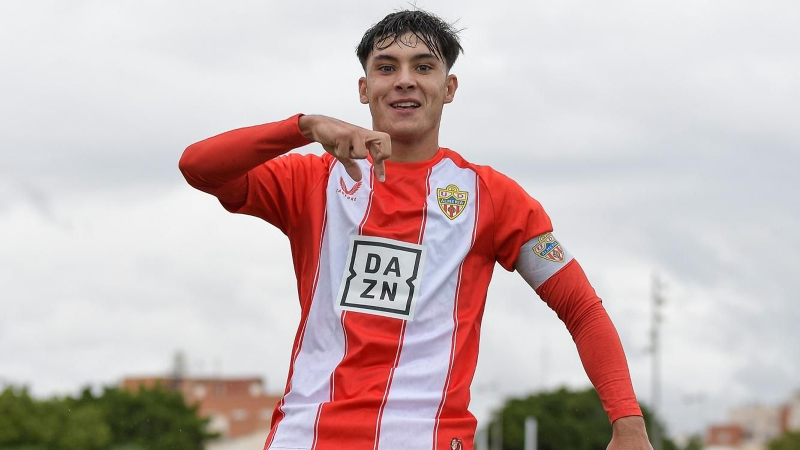 Joan celebra el primer gol contra el San Fernando.