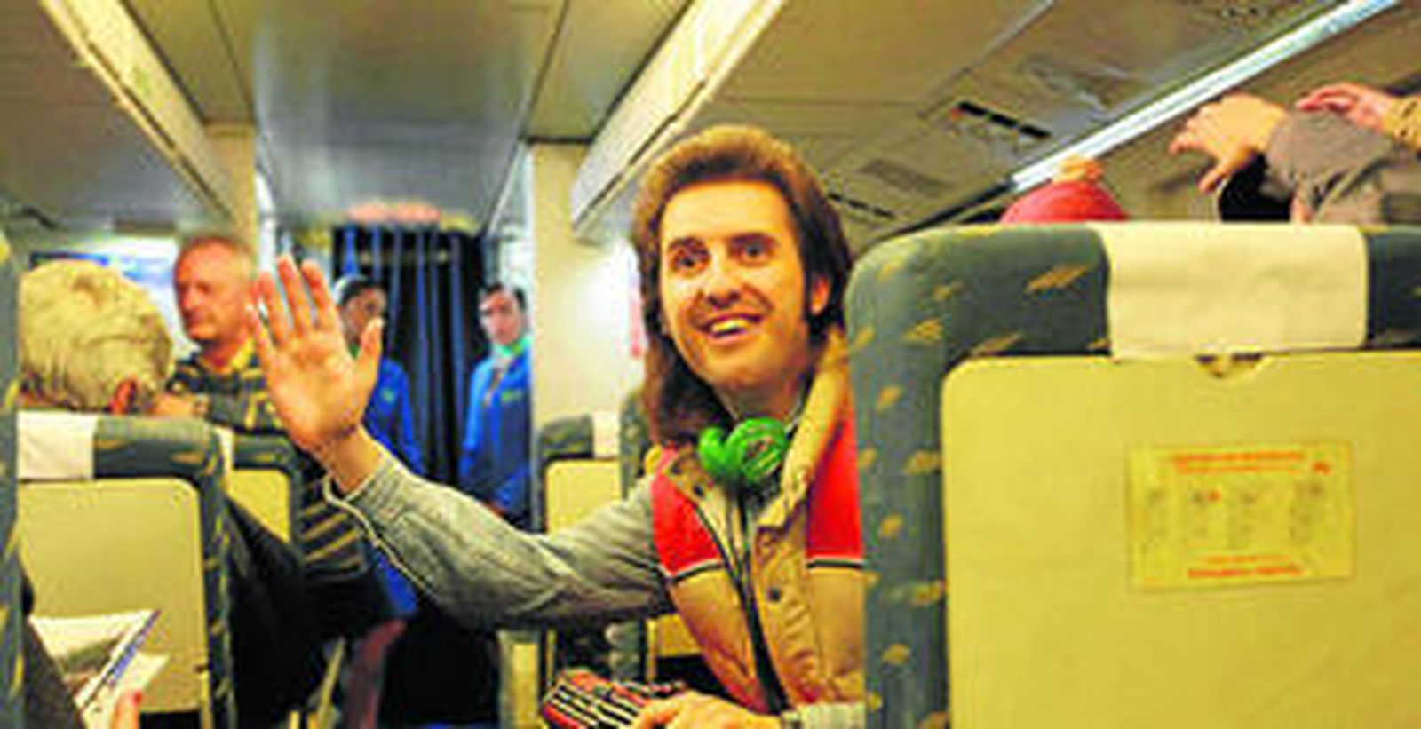 Julián López se convierte en la estrella de la función de 'No controles'.