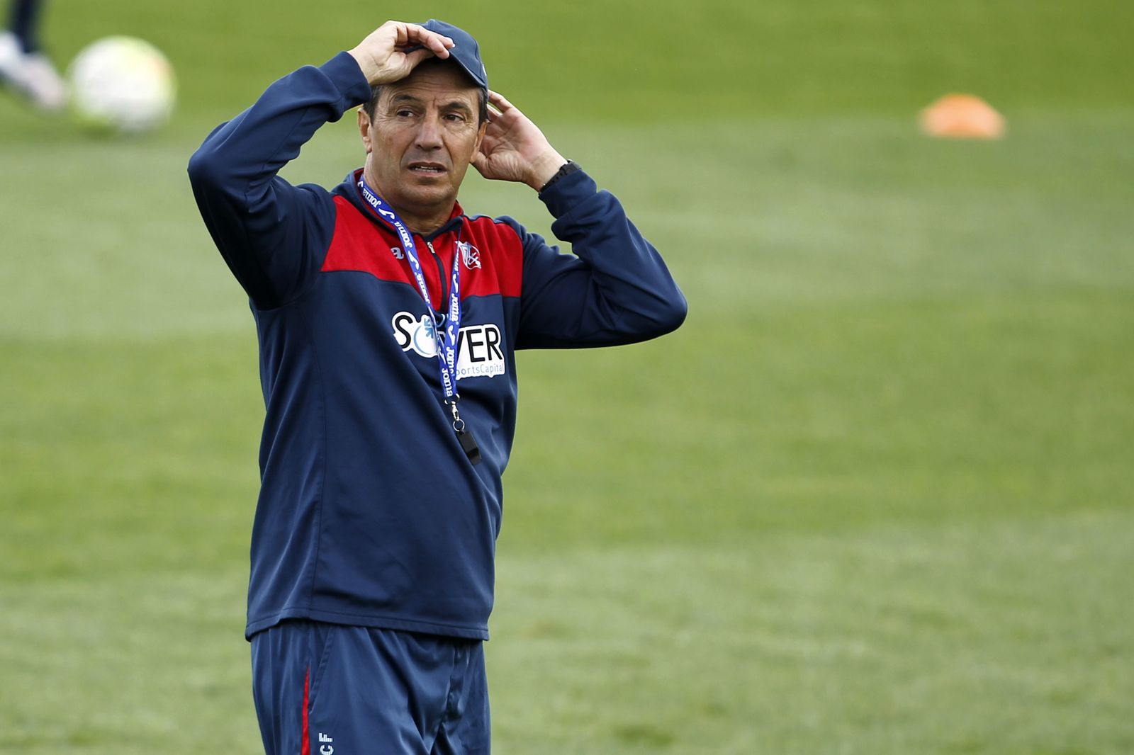 Jose González, durante un entrenamiento con el Granada.