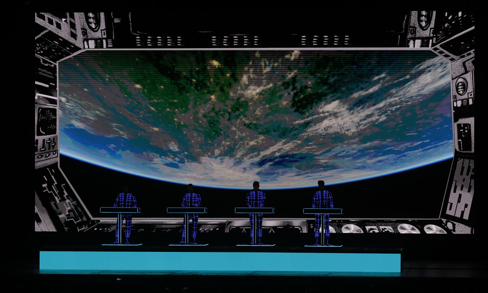 Las imágenes del concierto de Kraftwerk en el Icónica Fest