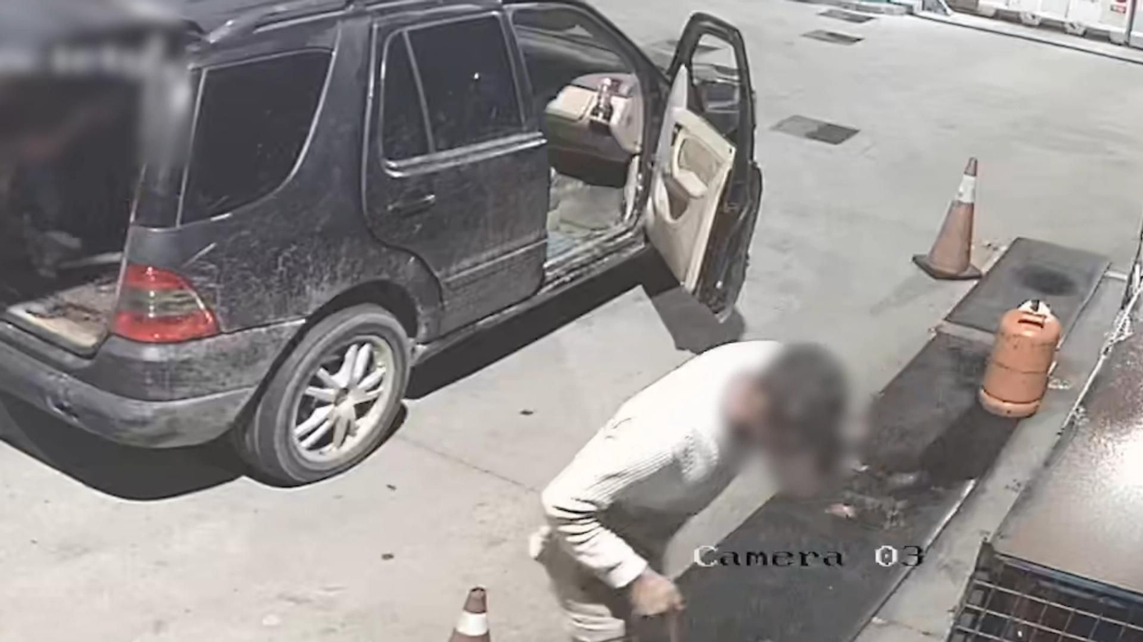 Pillado 'in fraganti' robando bombonas de gas en una gasolinera de Huelva