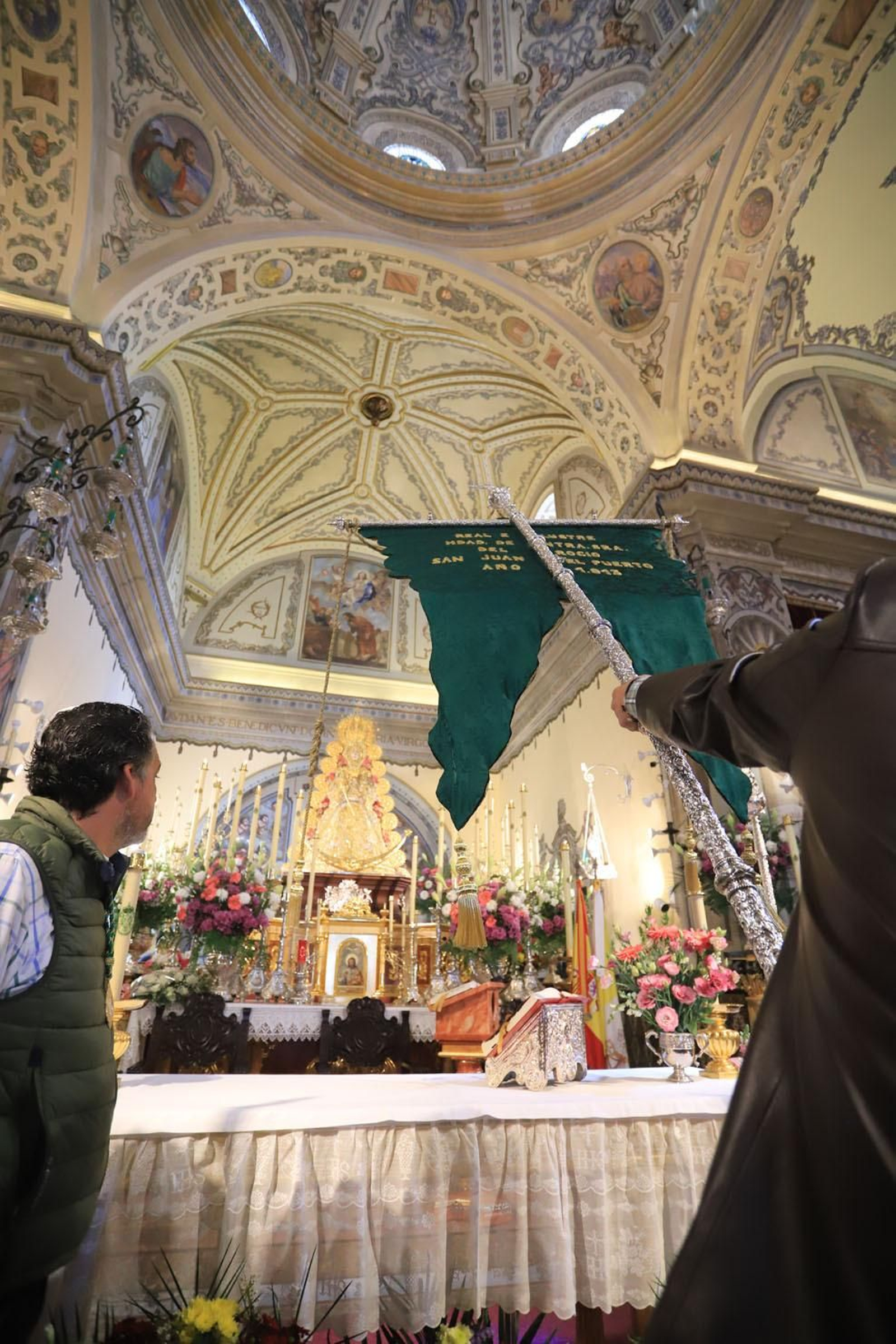 Imágenes de la llegada de la peregrinación de Emigrantes a Almonte acompañando a la Hermandad de San Juan del Puerto