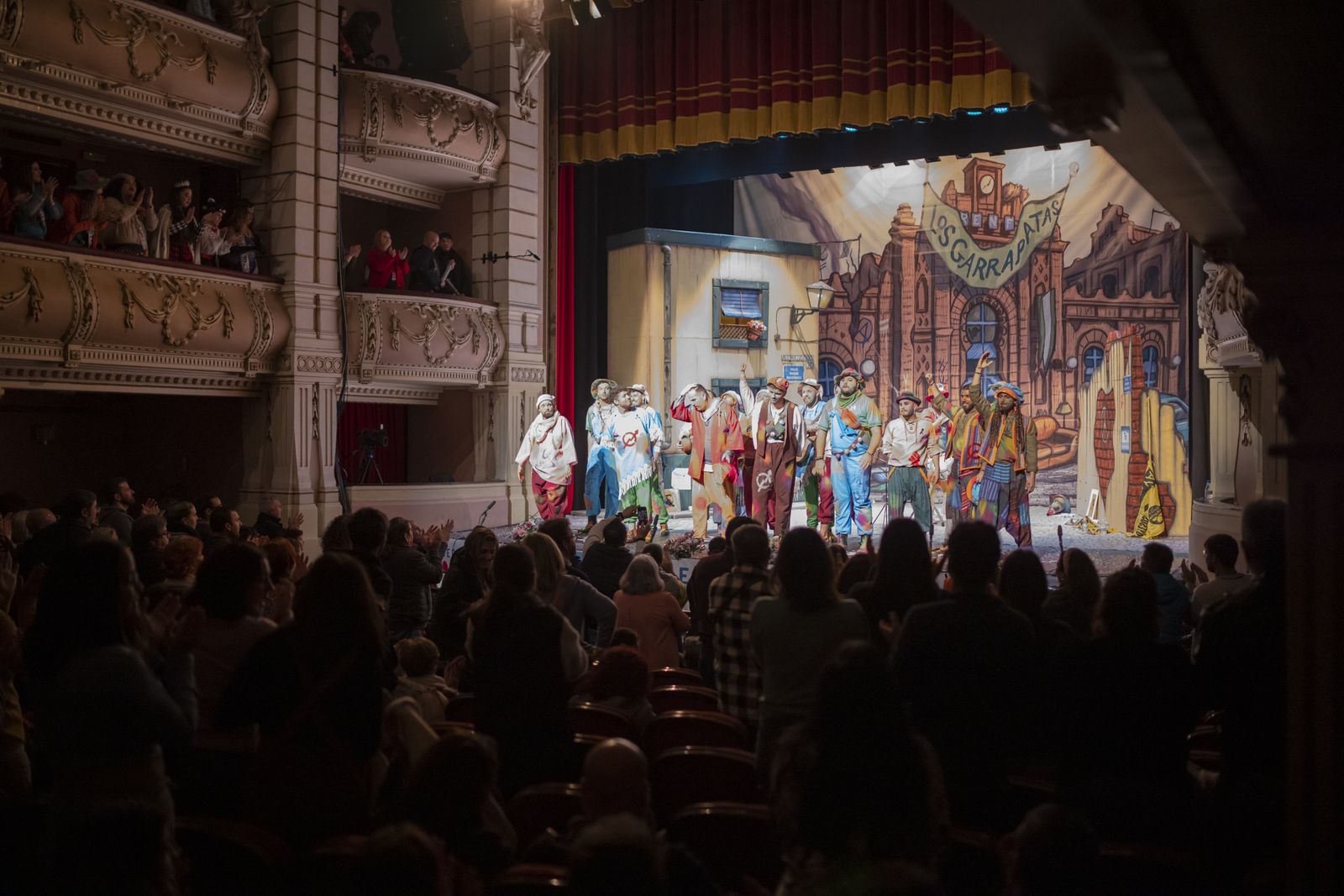 Imágenes de la actuación de la comparsa de Huelva "Los garrapatas" en el Carnaval Colombino