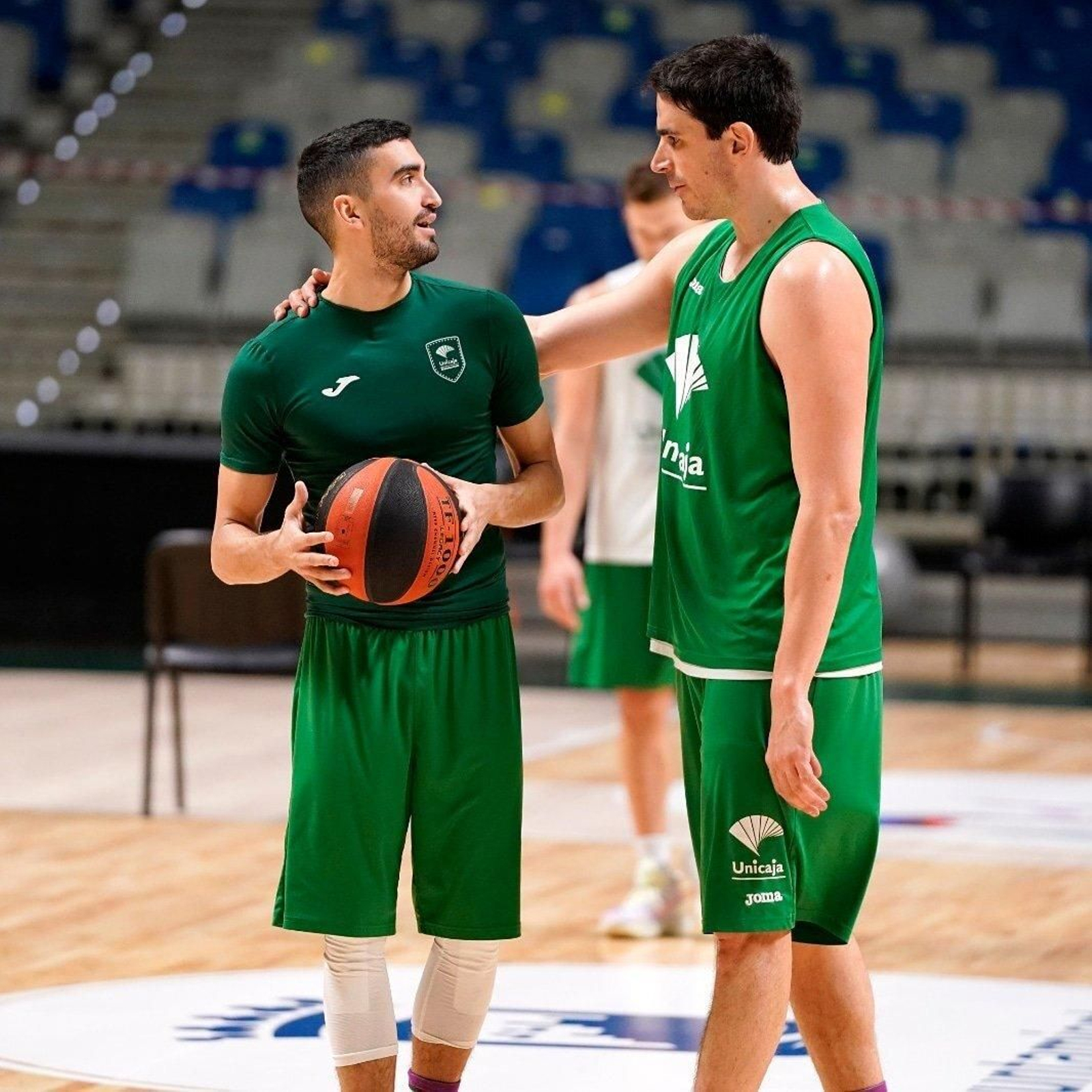 Carlos Suárez, con Jaime Fernández.