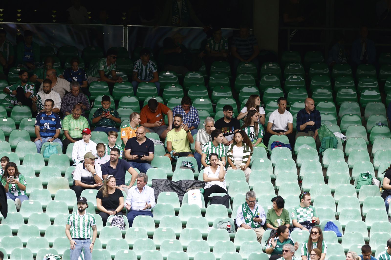 Búscate en las fotos del Betis-Atlético de Madrid