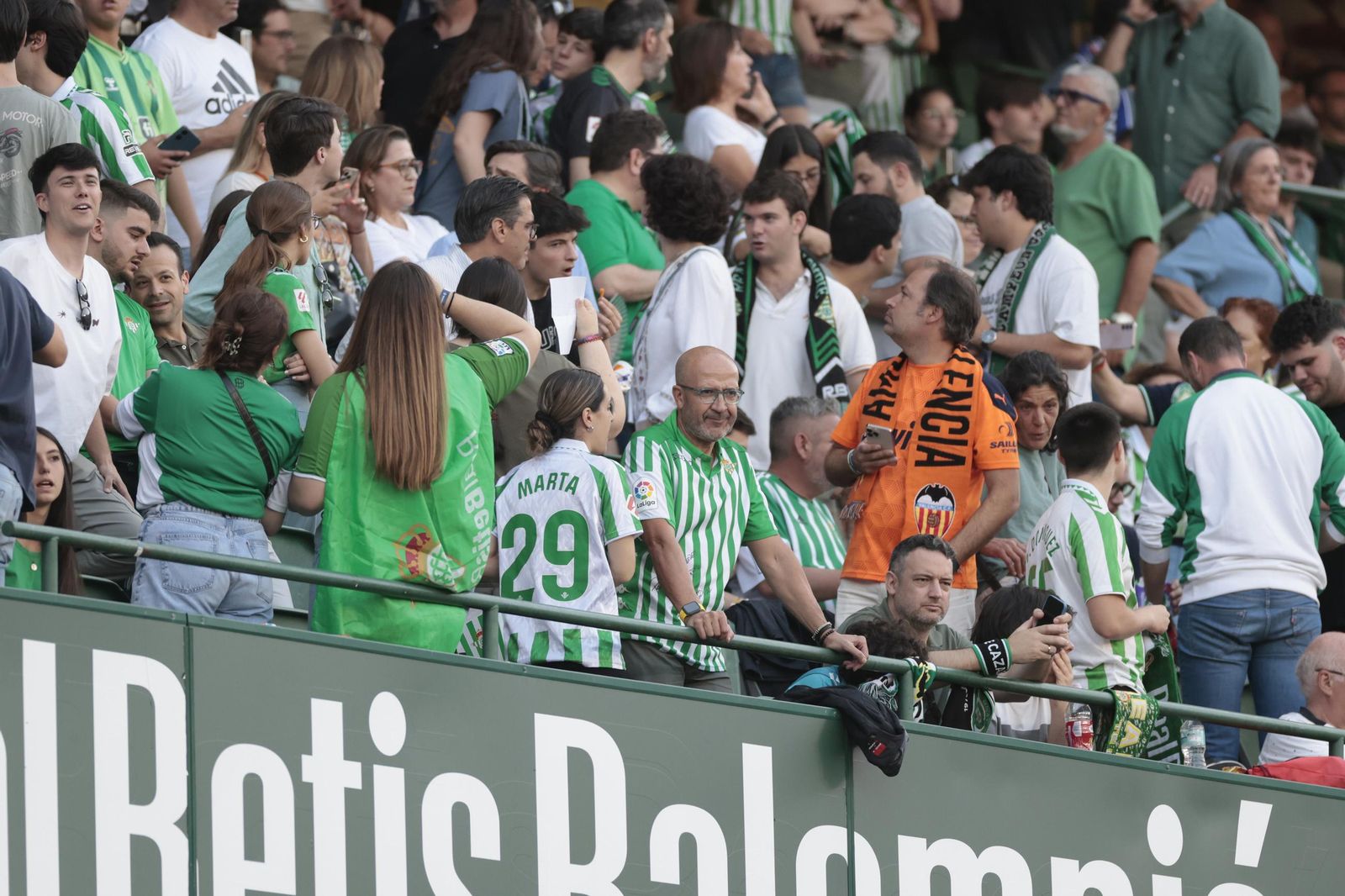 Búscate en las fotos del Betis - Valencia