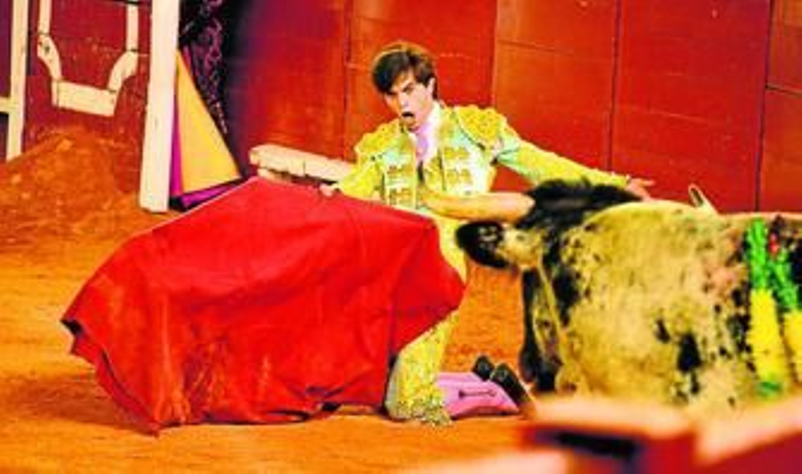 Juan Antonio Arana El Paquera en el inicio de su faena de muleta.