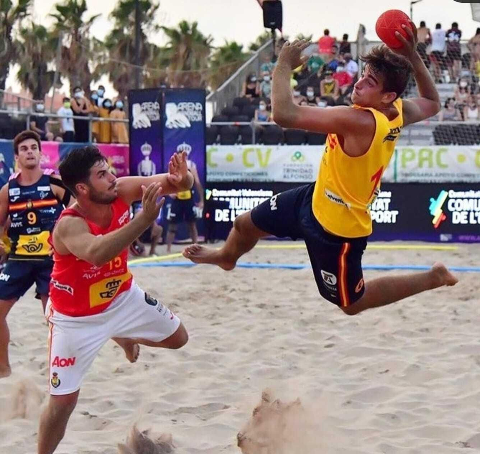José Luis Correro, con la selección de balonmano playa