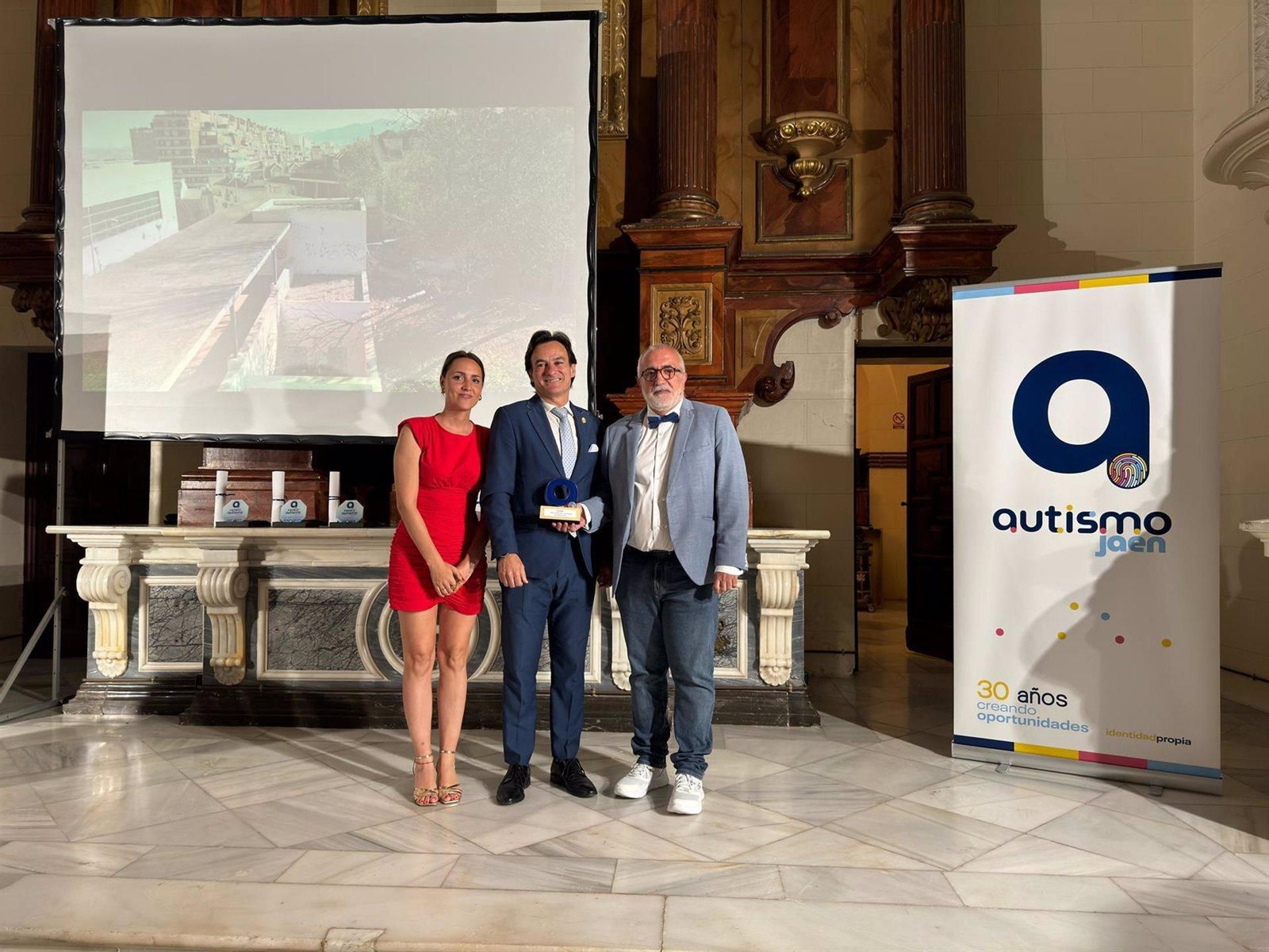 El alcalde Agustín González recogió el premio.