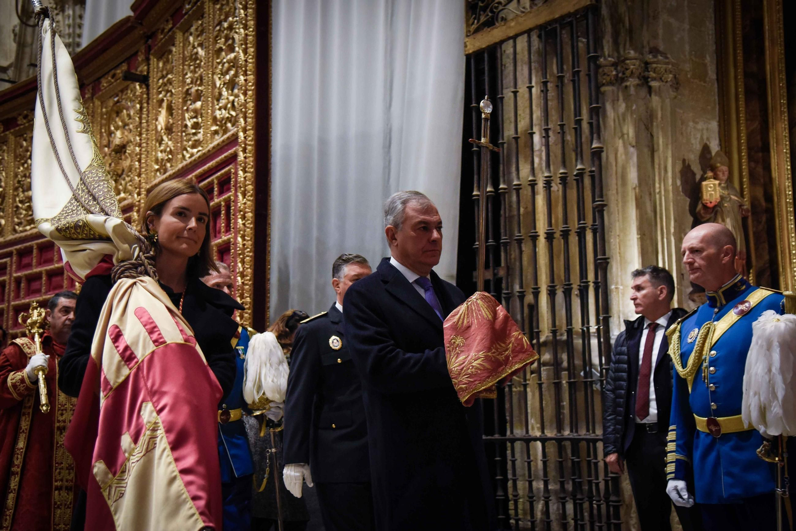 La espada de San Fernando, en la procesión de San Clemente