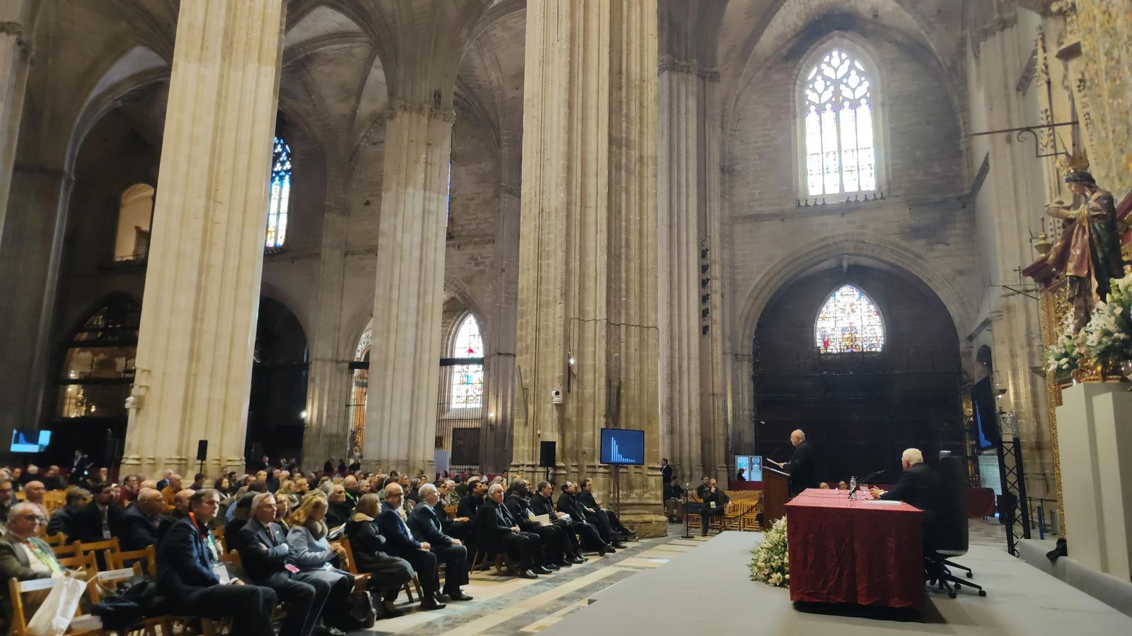 Conferencia del deán de la catedral de Jaén.