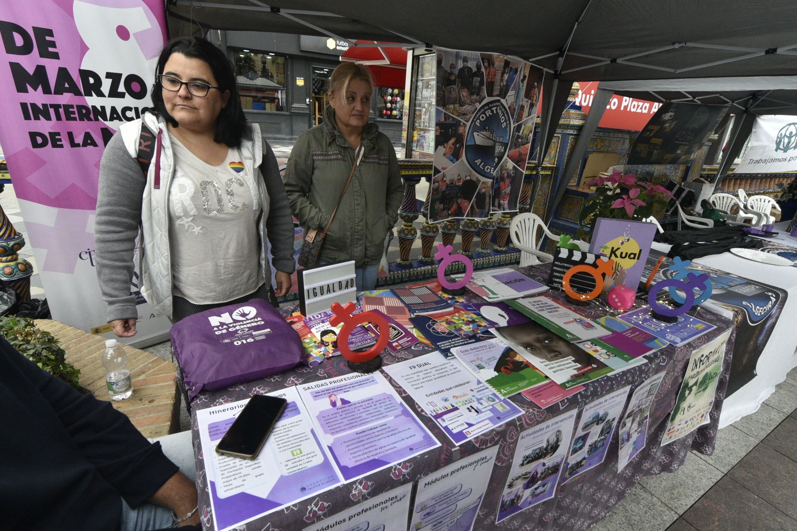 I muestra de entidades sociales Informat en La Plaza Alta