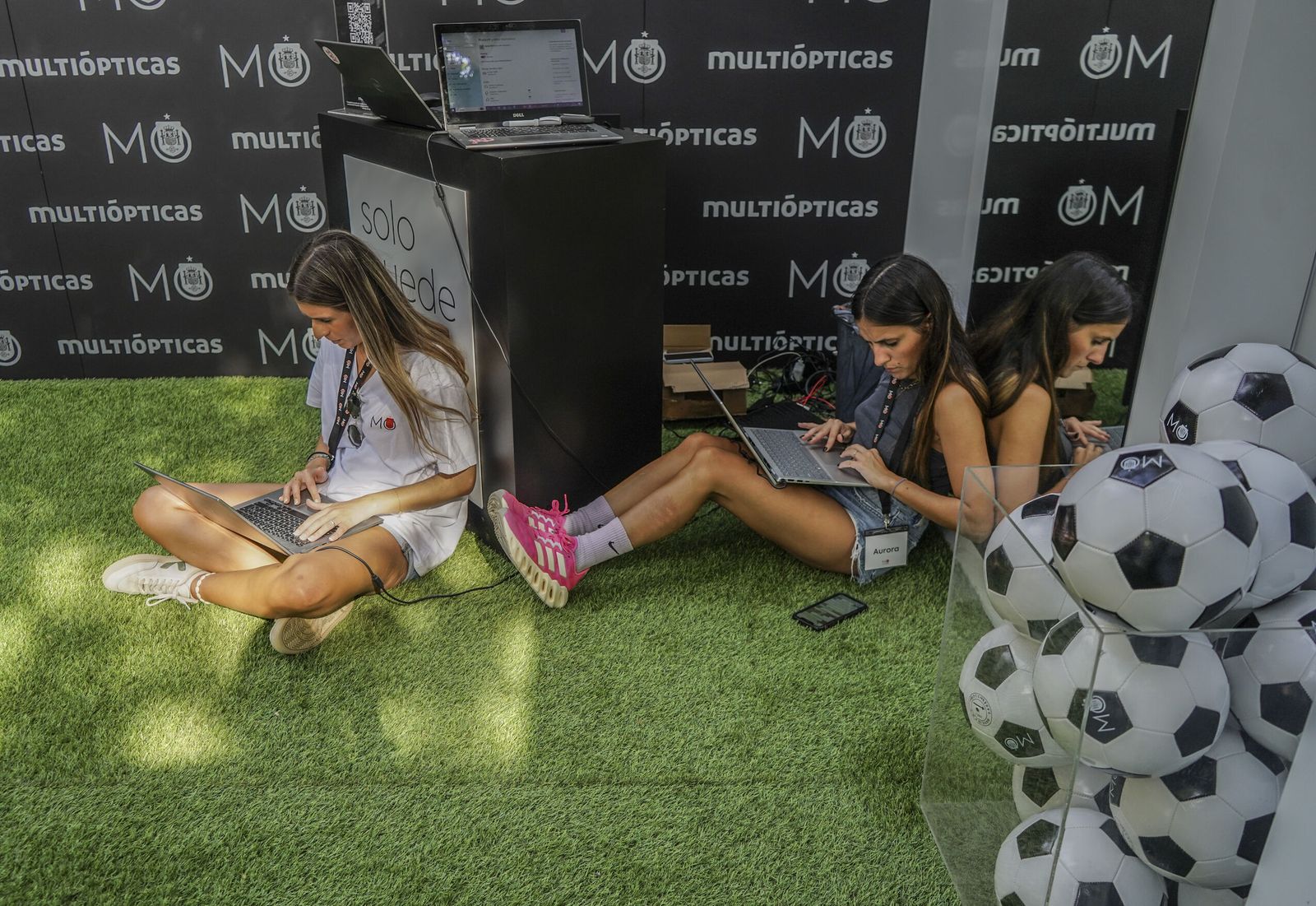 Granada disfruta con la Fan Zone de la Selección española