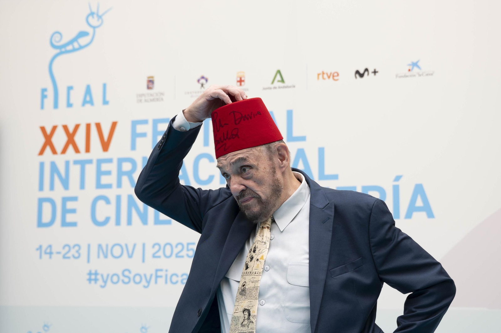 La estrella a JOHN RHYS-DAVIES luce en el paseo de la fama de Almería