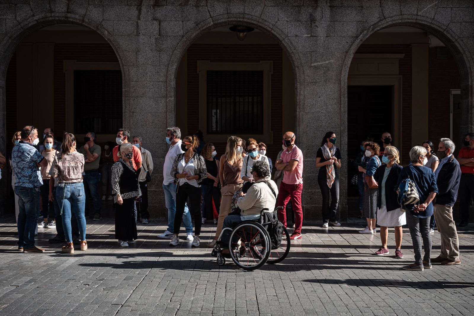 Imágenes de la concentración de los vecinos de Almonte por el servicio de urgencias