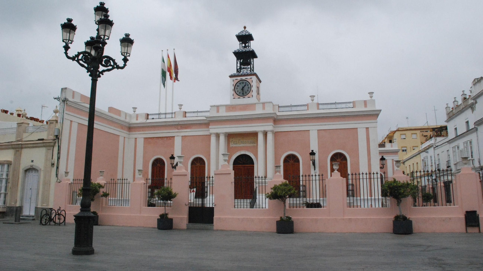 Ayuntamiento de Puerto Real en la laza de Jesús