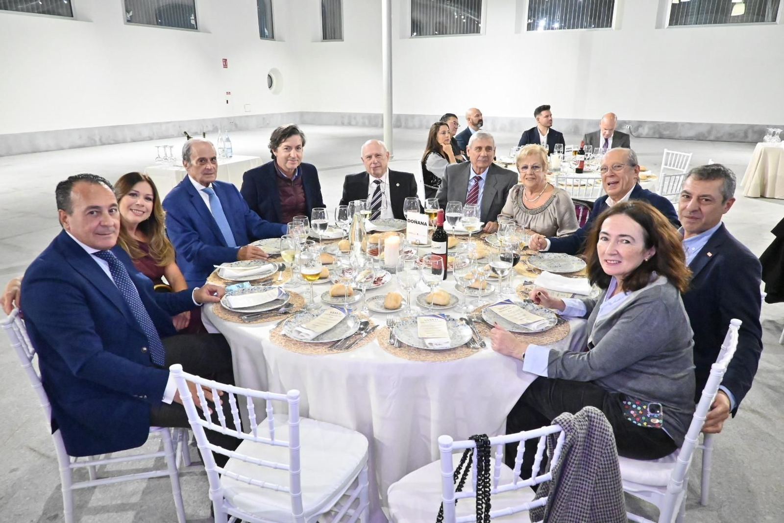 Imágenes de los invitados a la gala de los  37 premios Onubenses del Año