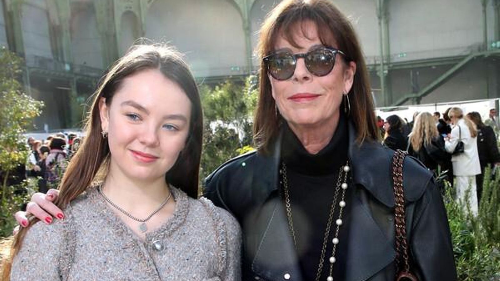Carolina de Mónaco con su hija Alexandra en un desfile.