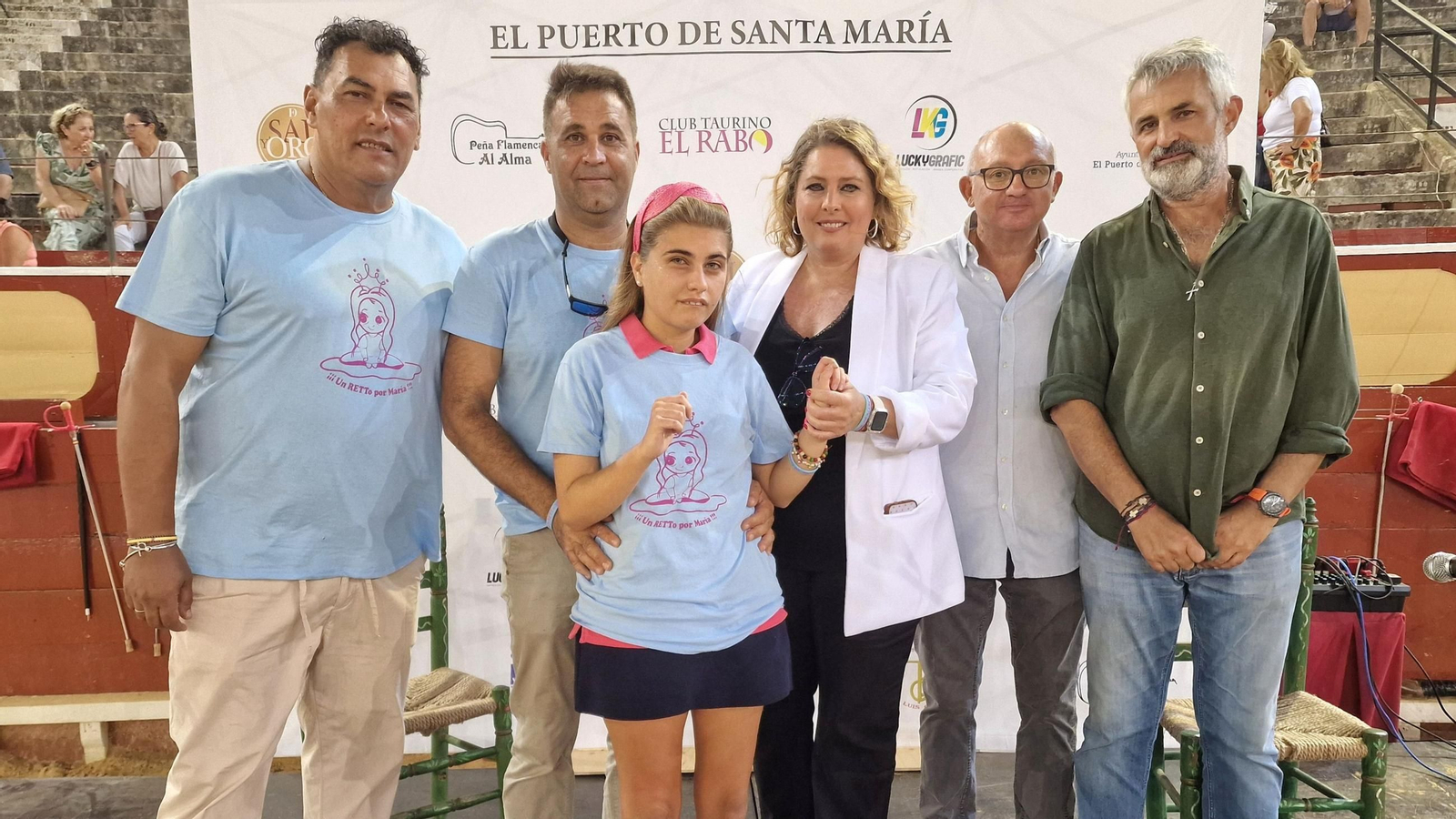 Mariquilla, junto a organizadores y colaboradores del evento.