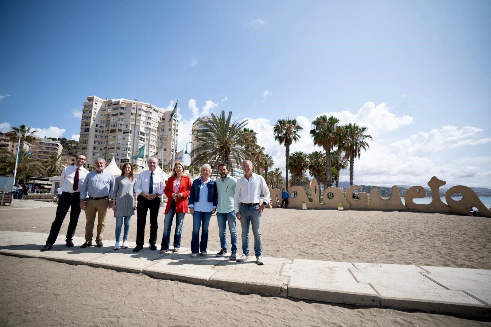 Carolina España junto al alcalde de Málaga y candidato a la reelección.
