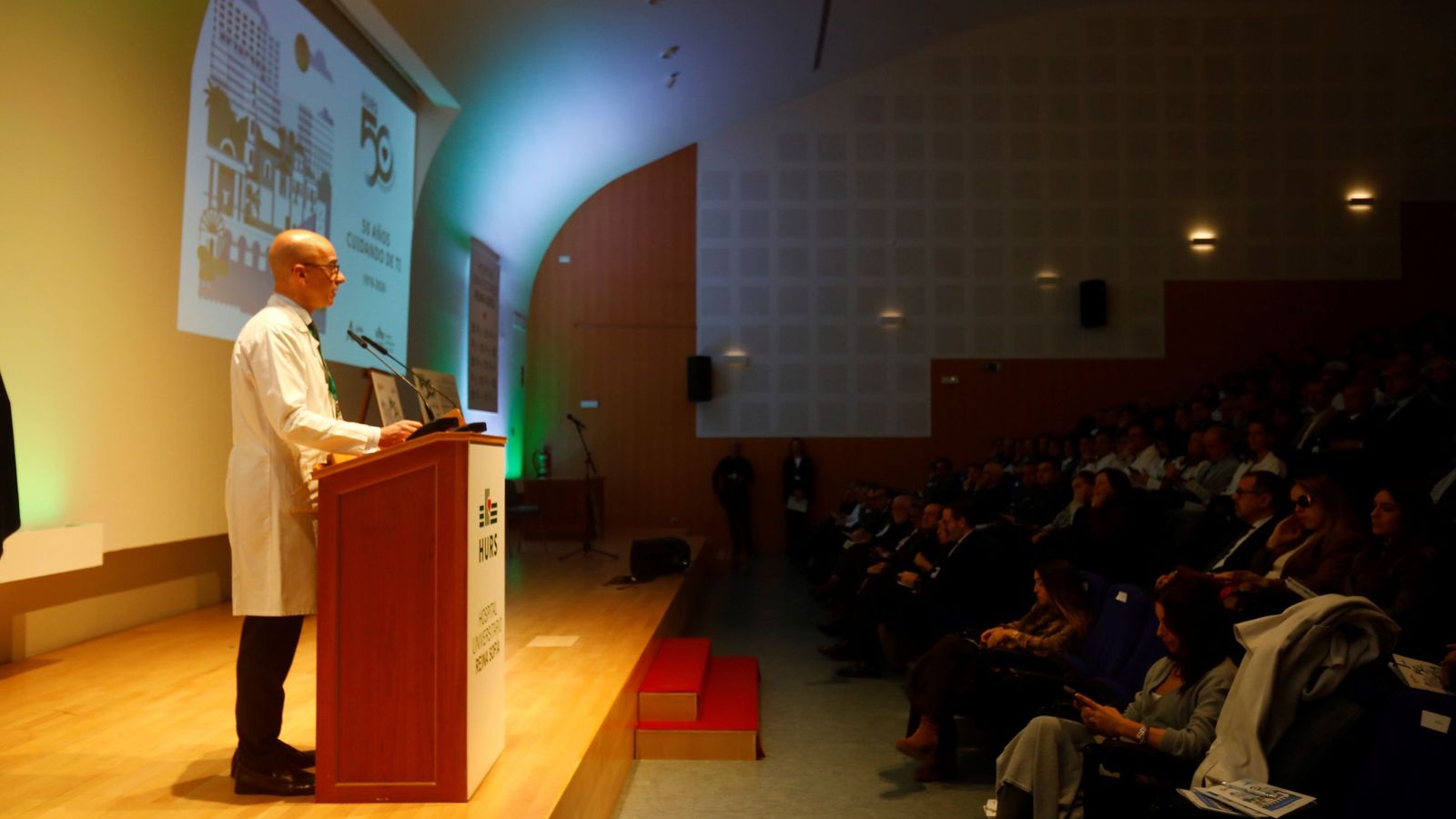 El gerente del Reina Sofía, Fracisco Triviño, en su discurso en la presentación del programa del 50 aniversario.
