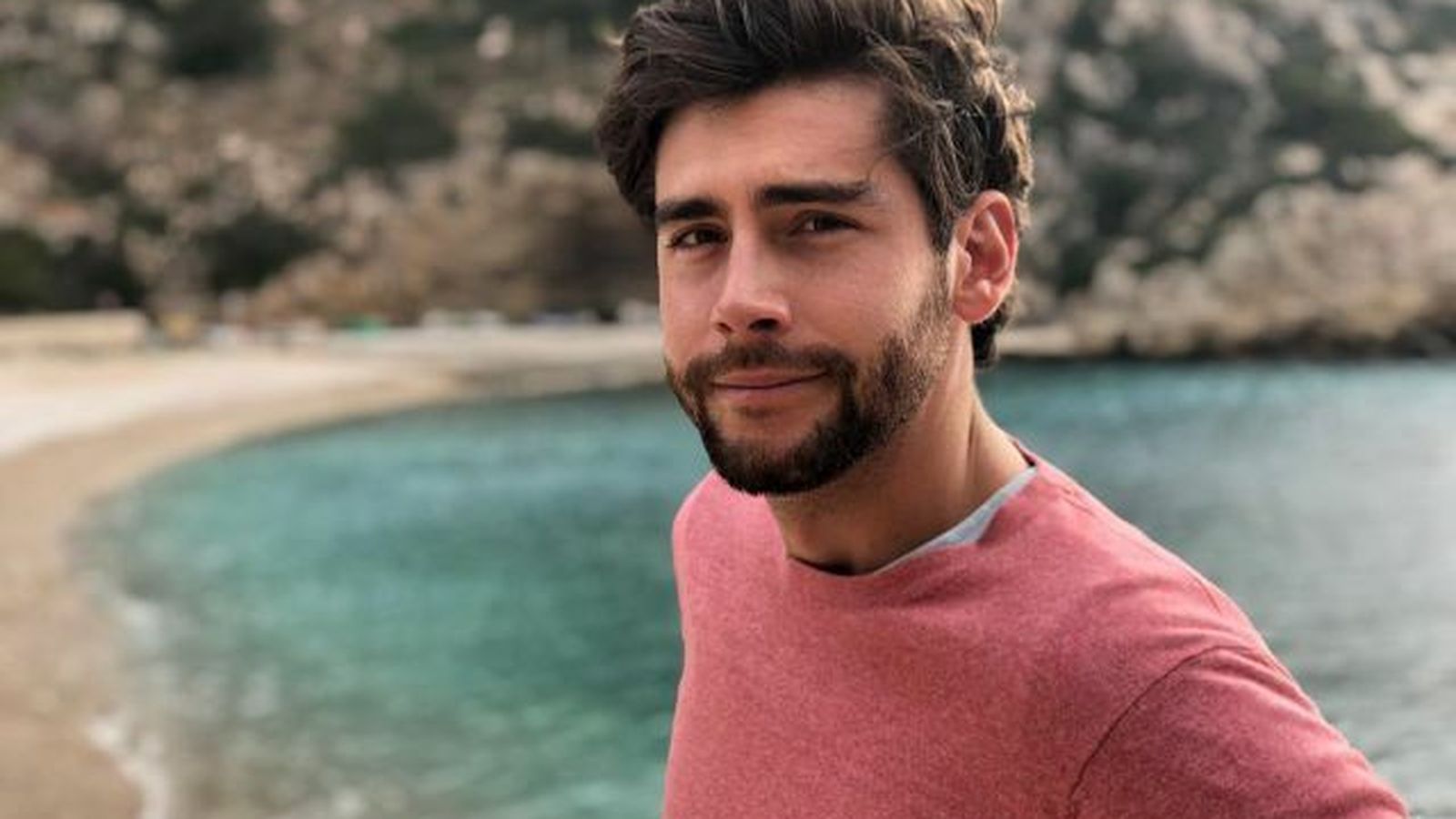 Álvaro Soler, es un cantante y compositor español-alemán emparejado con Sofía Ellar.