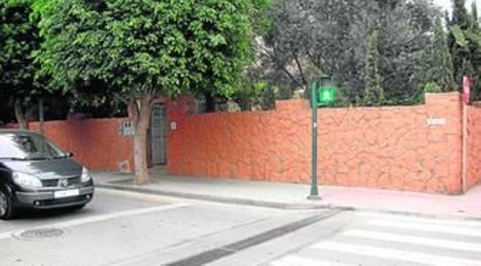 Uno de los establecimientos cerrados en Almería por la Policía en la noche del martes.