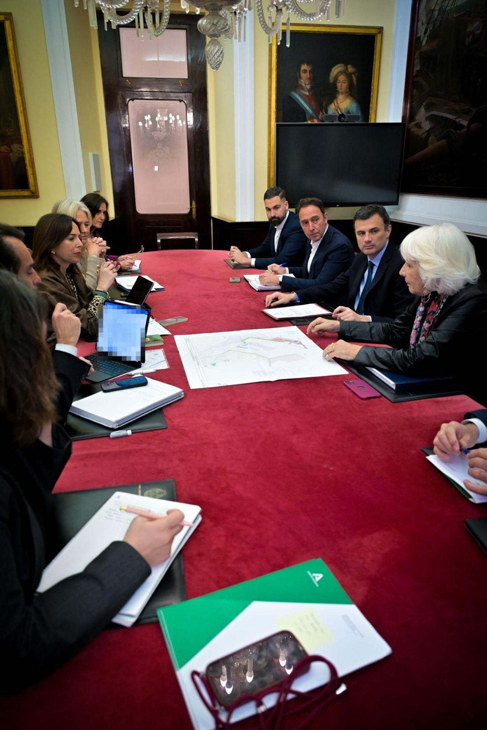 Reunión de trabajo entre la consejera de Vivienda, el alcalde de Cádiz y la presidenta de la Autoridad Portuaria.
