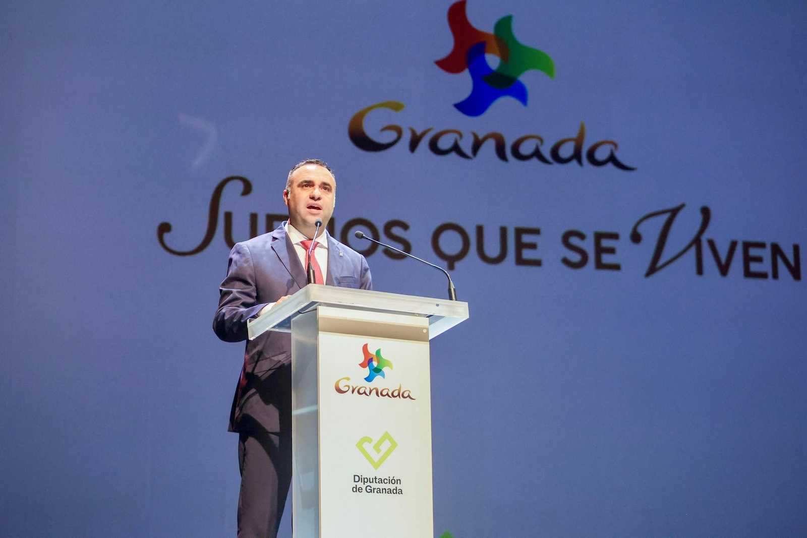 La presentación de la nueva imagen con la Granada se promocionará en el mundo, en imágenes