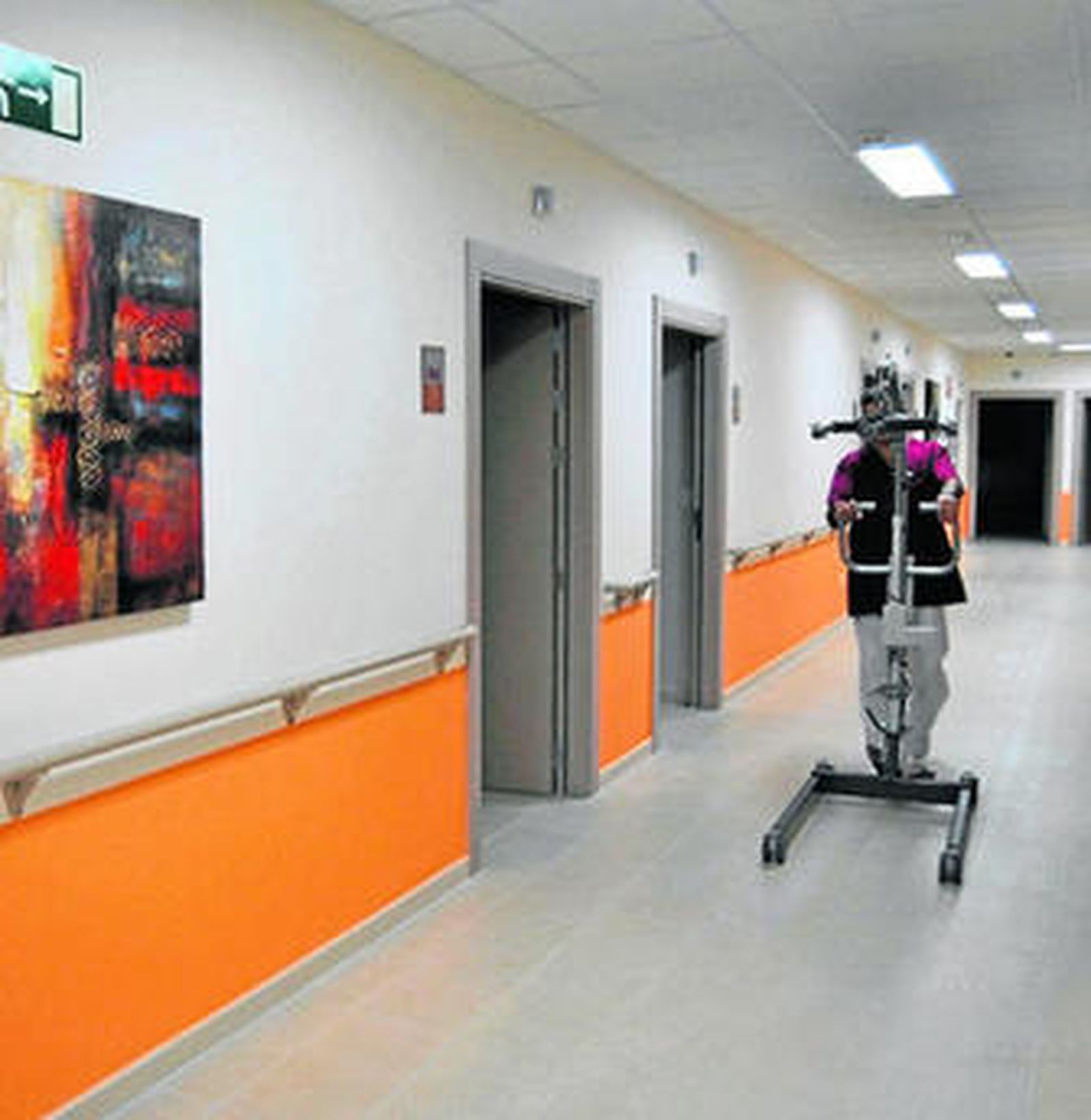 Uno de los trabajadores del centro en las instalaciones de CEDAEN en Chirivel.