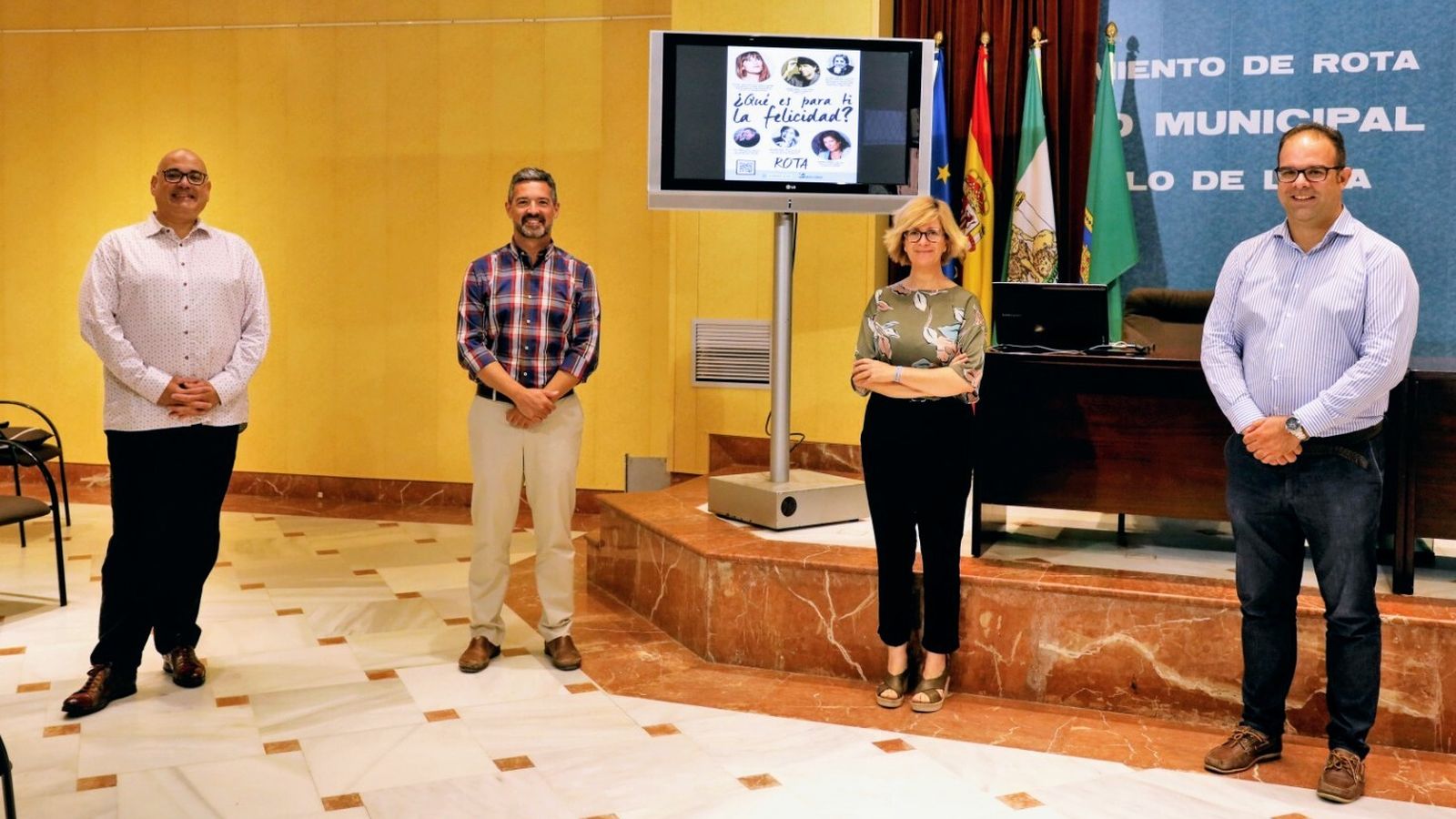 El Ayuntamiento y la asociación empresarial Aeciro han presentado la campaña en el Palacio Municipal Castillo de Luna.