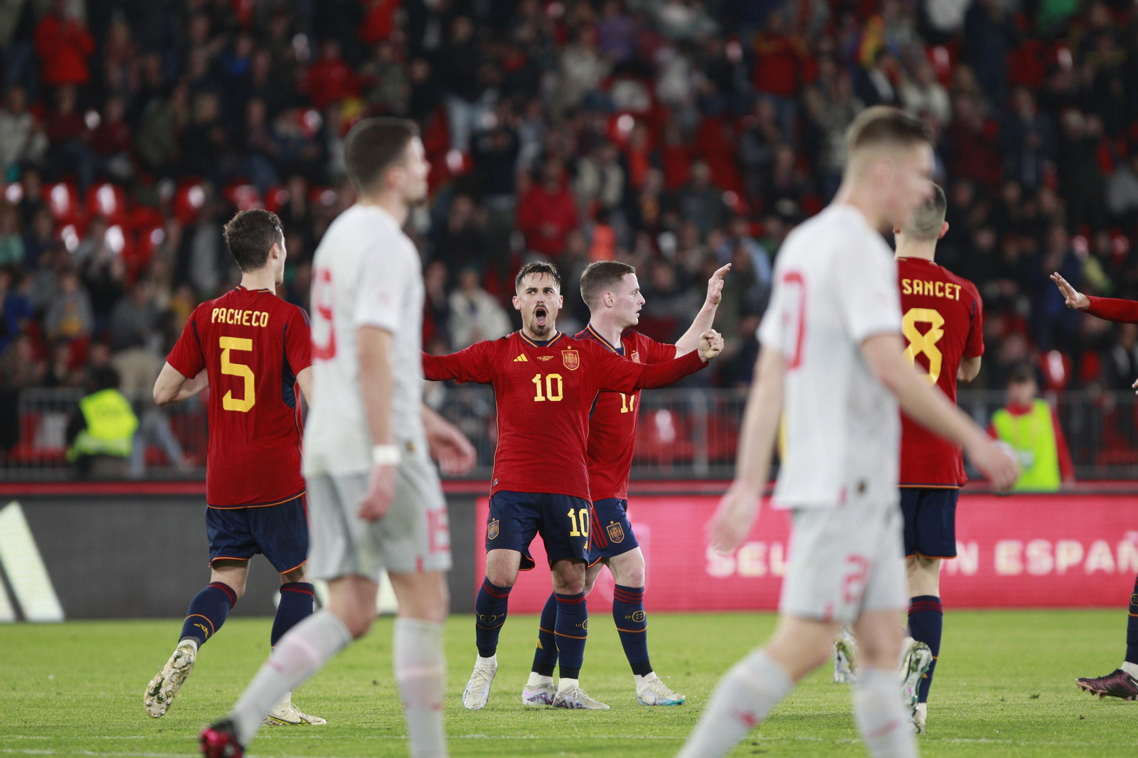 Imágenes del partido de fútbol amistoso entre las selecciones de España y Suiza Sub 21, disputado en Almería