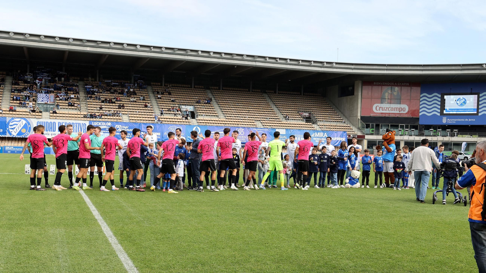 Imágenes del Xerez DFC contra San Fernando CD en Chapín