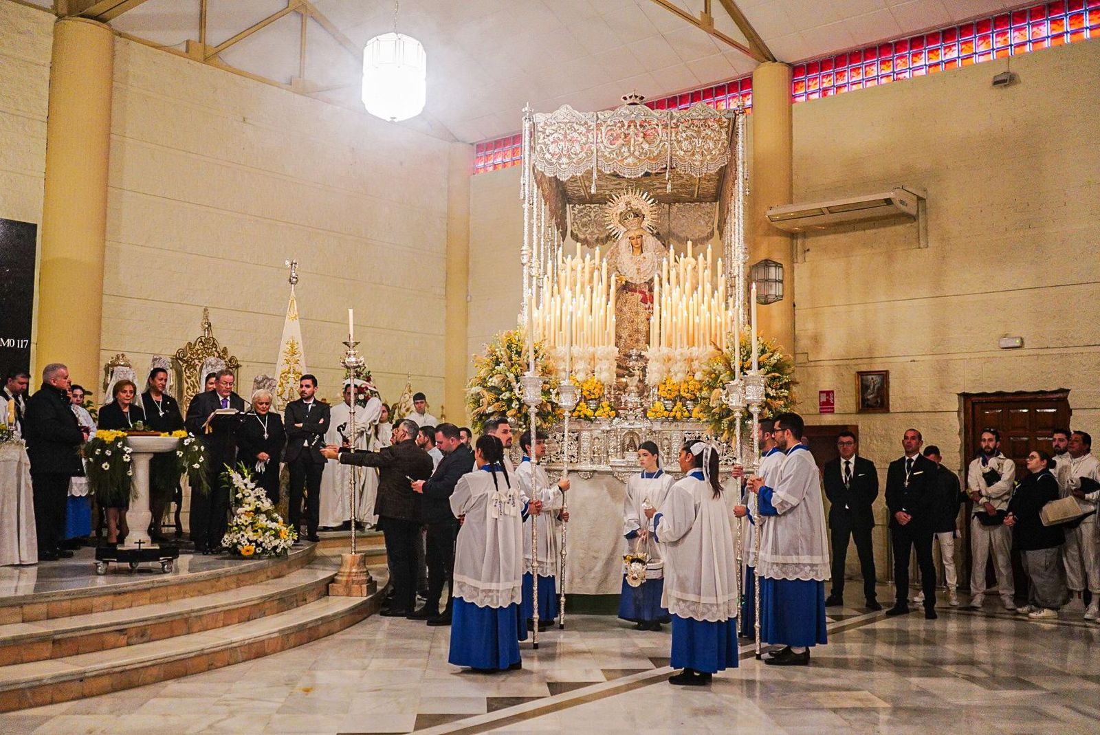 Así se ha vivido el Domingo de Resurrección en los templos en Granada