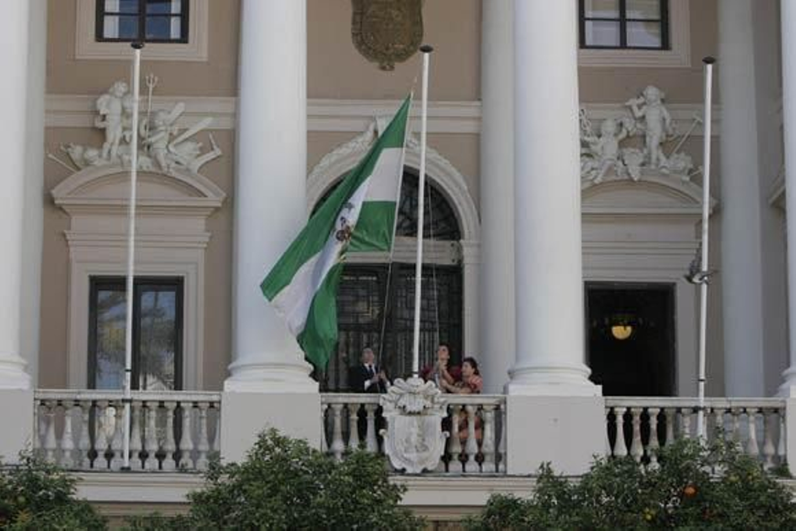 Izado de la bandera andaluza