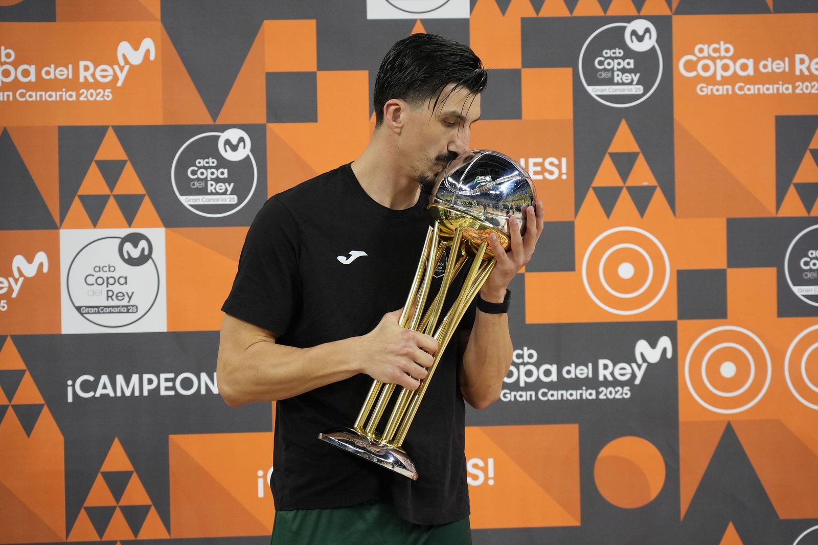 La sesión de fotos oficial del Unicaja campeón