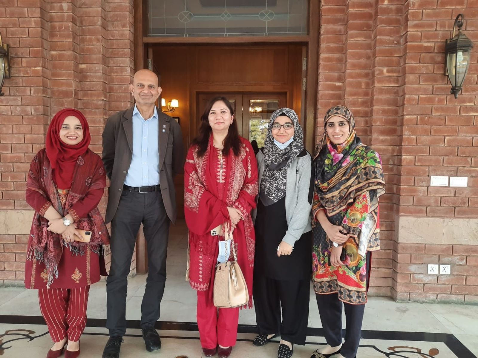 Integrantes del grupo de investigación en Lahore, Pakistán.