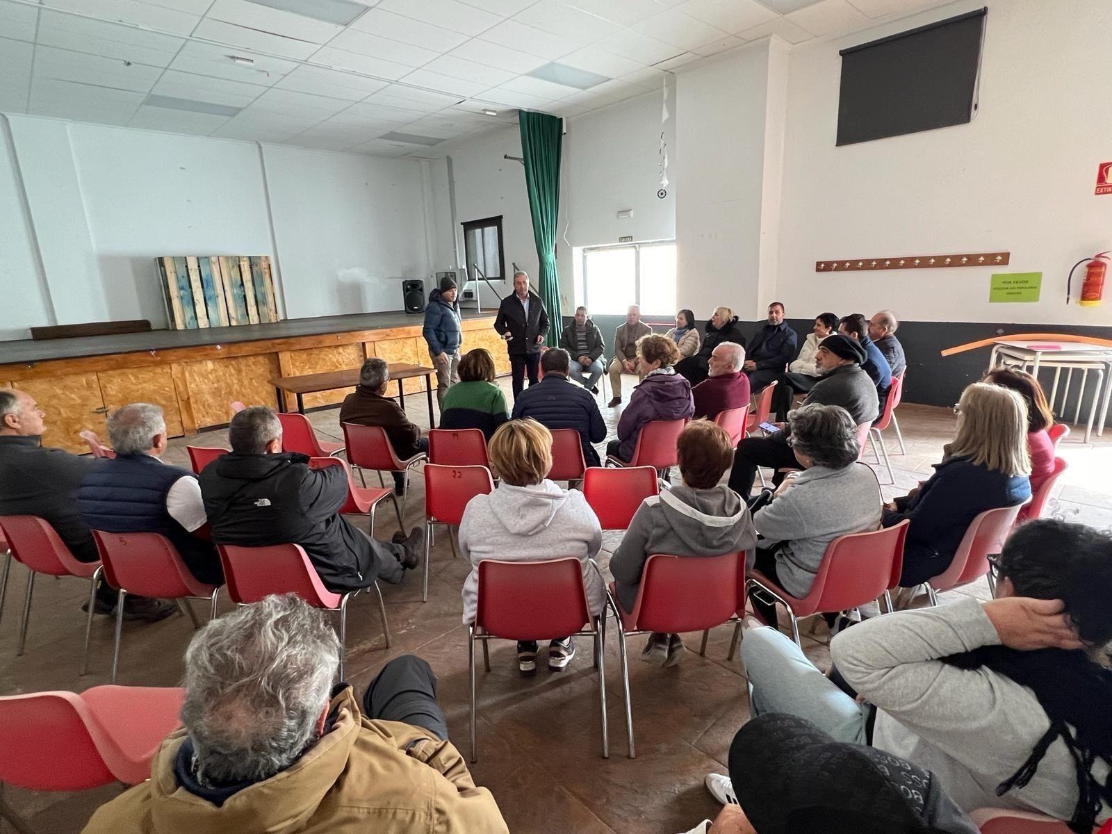Reunión del PSOE de Granada con La Calahorra en Acción Reunión del PSOE de Granada con La Calahorra en Acción