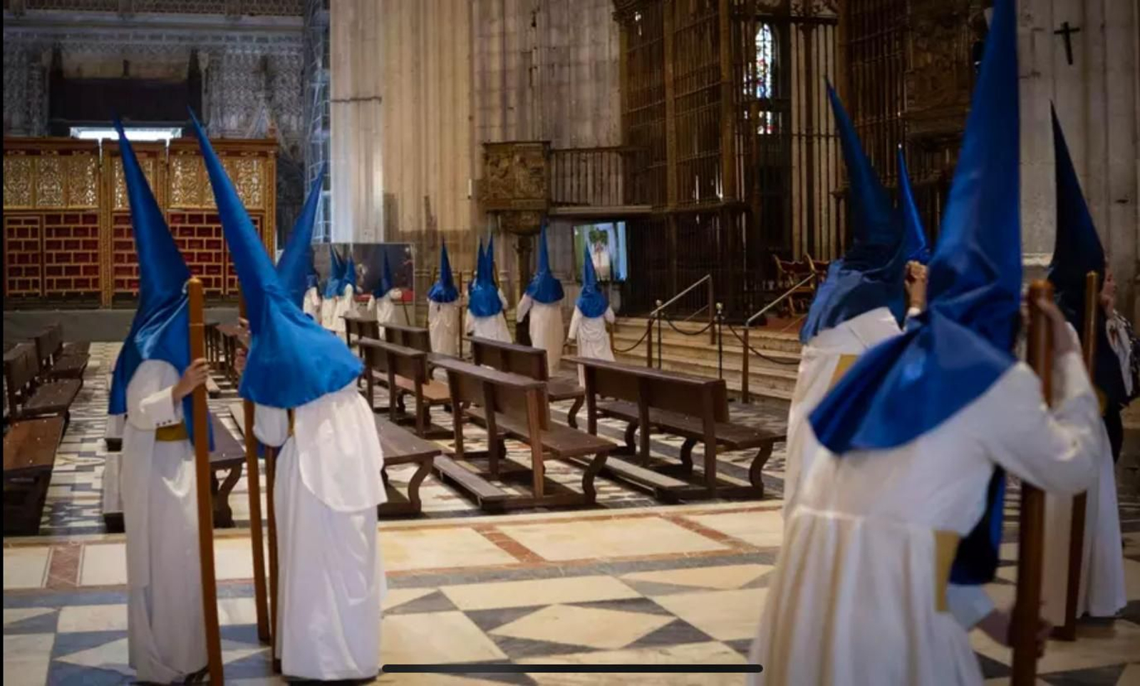 El interior de la Catedral en Semana Santa.