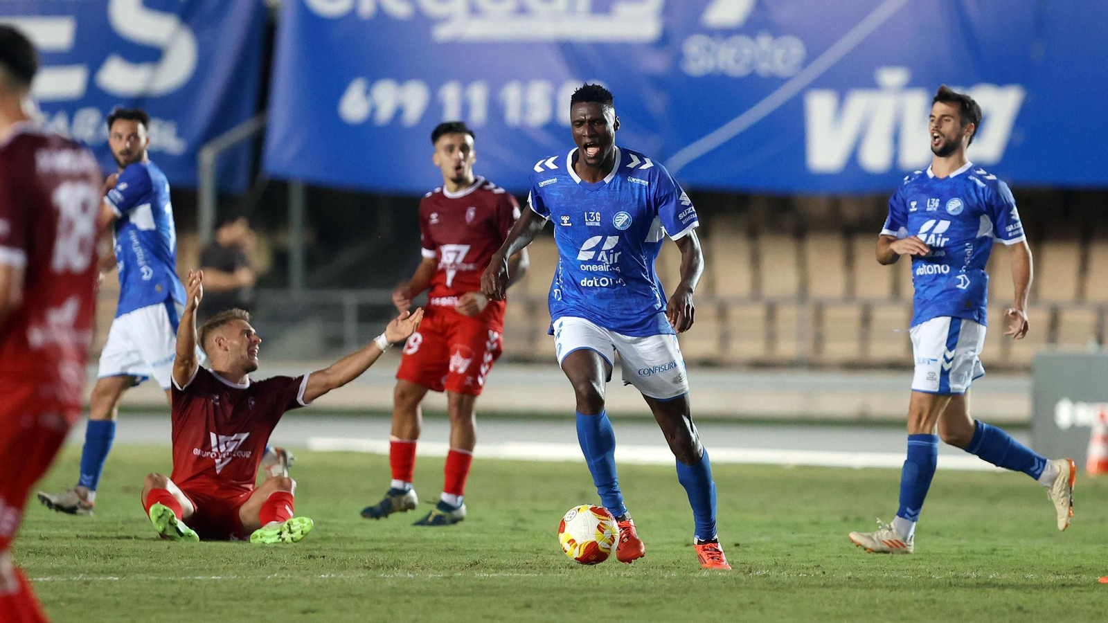 Imágenes del Xerez DFC contra el Atlético Antoniano en Chapín